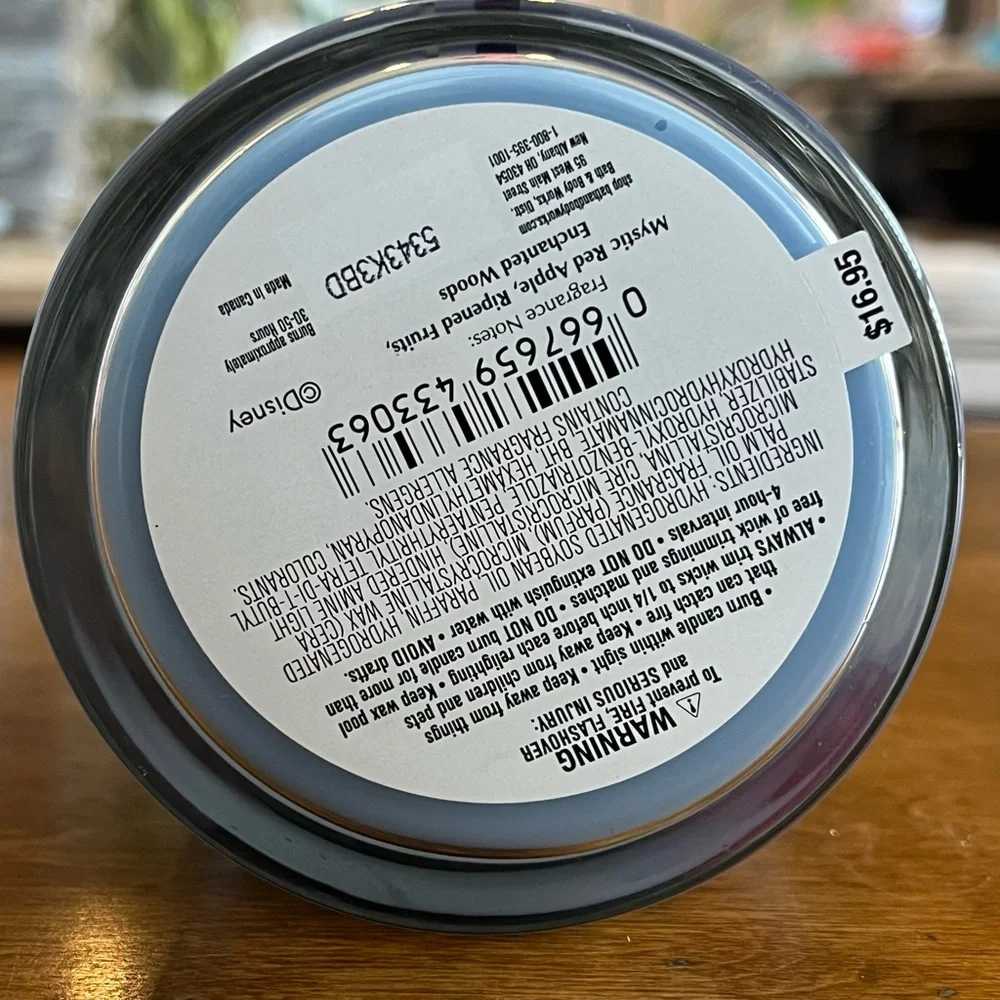 Bath & Body Works Disney Snow White Candle Limited Edition New - Picture 3 of 3